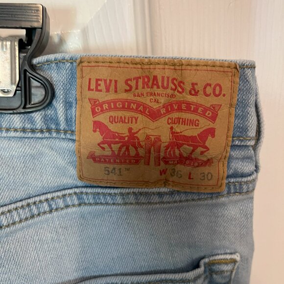 Levi's 541 Athletic Fit 36x30 jeans - Picture 2 of 3
